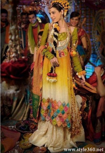 Pakistani Bridal Mehndi Dresses