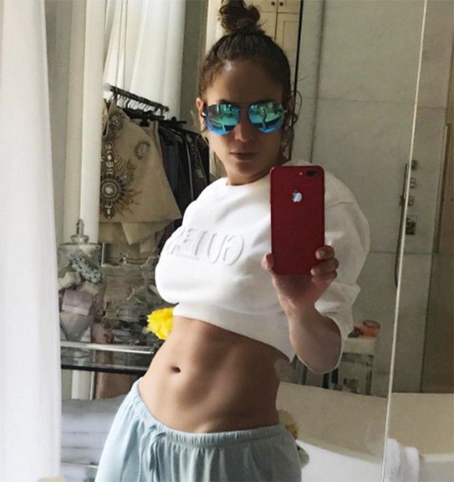 Jennifer Lopez Sexy Mirror Selfie