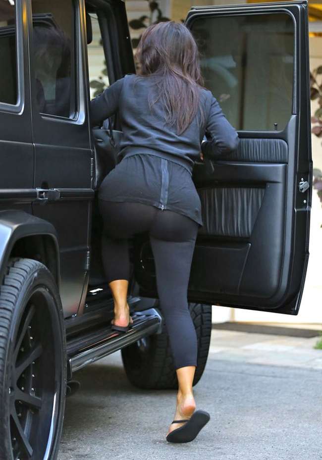 Kim Kardashian Sexiest Outfits