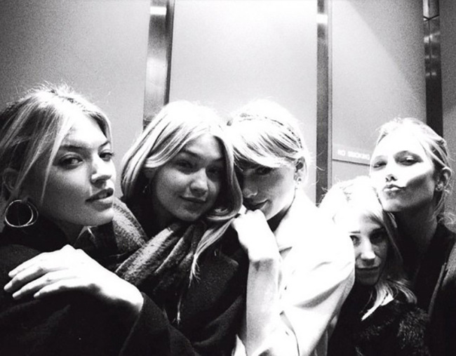 5SOS Looking Hot In Elevator Selfies